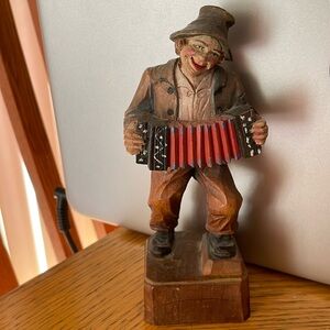 Old Vintage Hand Carved Wooden Black Forest/Anri Wood Figure Accordion Player 6"